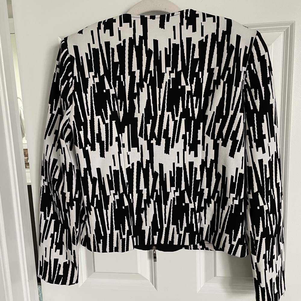 Joseph Ribkoff blazer - Picture 2 of 5